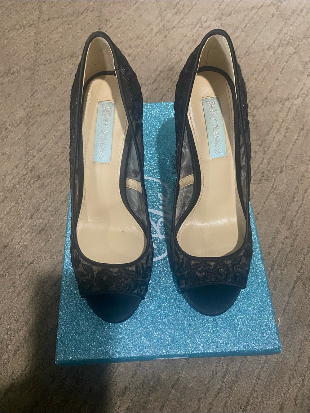 Betsey Johnson Adley Black Lace Peep Toe Pumps Heels Size 6